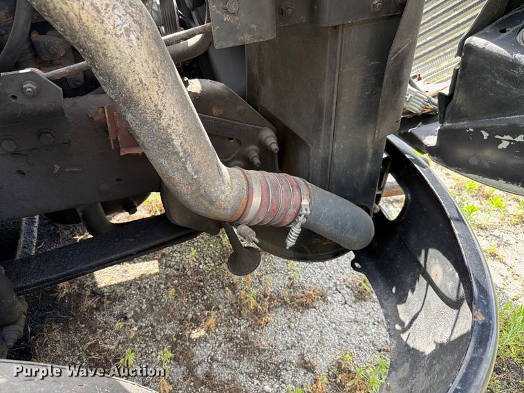 image for item FK4048 2007 International 8600 semi truck