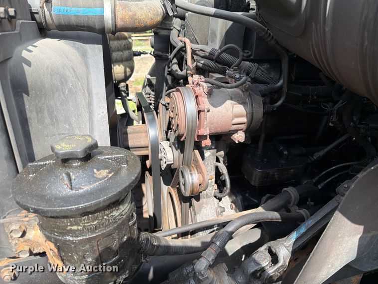 image for item FK4048 2007 International 8600 semi truck