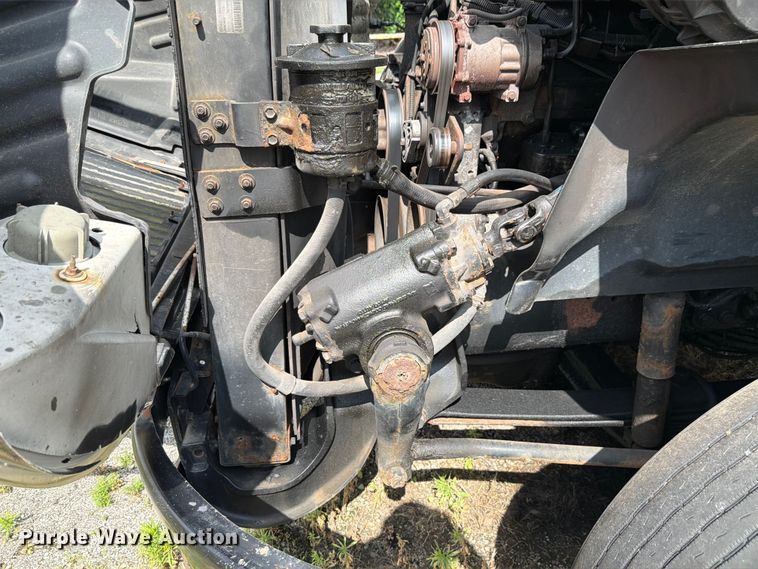image for item FK4048 2007 International 8600 semi truck