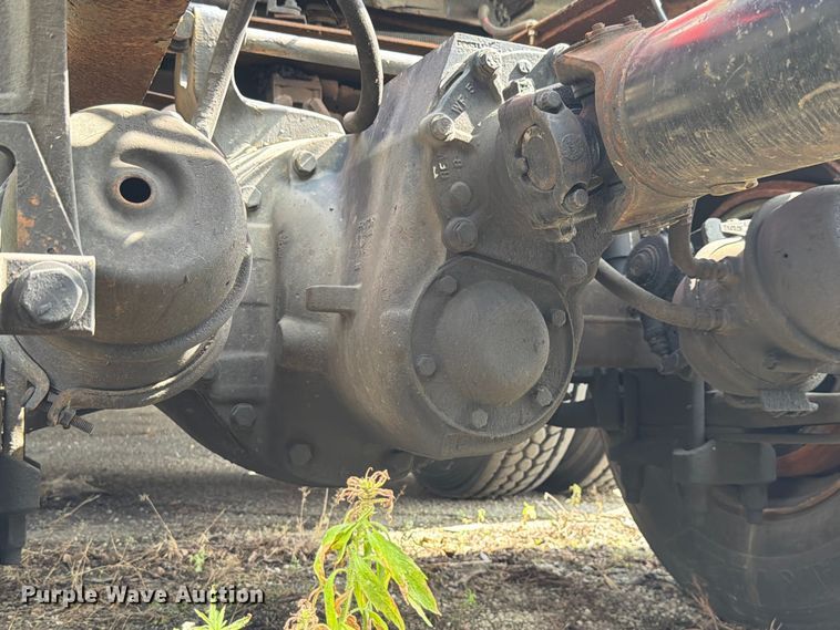 image for item FK4048 2007 International 8600 semi truck