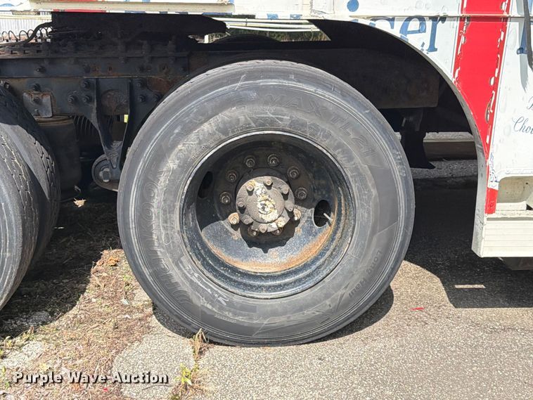 image for item FK4048 2007 International 8600 semi truck