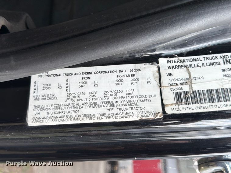 image for item FK4048 2007 International 8600 semi truck
