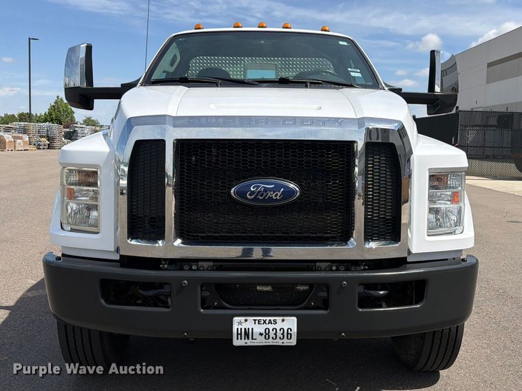 image for item FM7532 2016 Ford F750 flatbed truck