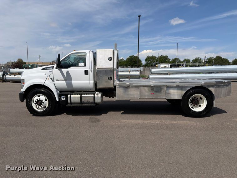 image for item FM7532 2016 Ford F750 flatbed truck