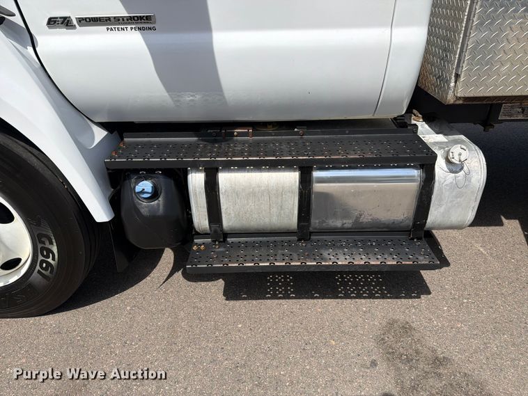 image for item FM7532 2016 Ford F750 flatbed truck