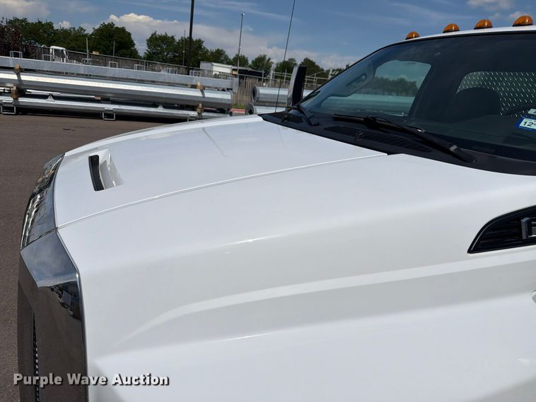 image for item FM7532 2016 Ford F750 flatbed truck