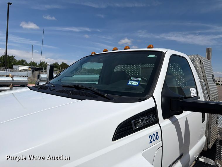 image for item FM7532 2016 Ford F750 flatbed truck