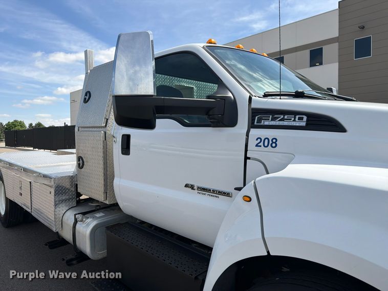 image for item FM7532 2016 Ford F750 flatbed truck