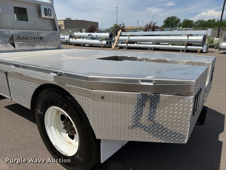 image for item FM7532 2016 Ford F750 flatbed truck