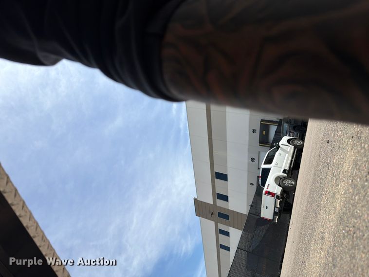 image for item FM7532 2016 Ford F750 flatbed truck