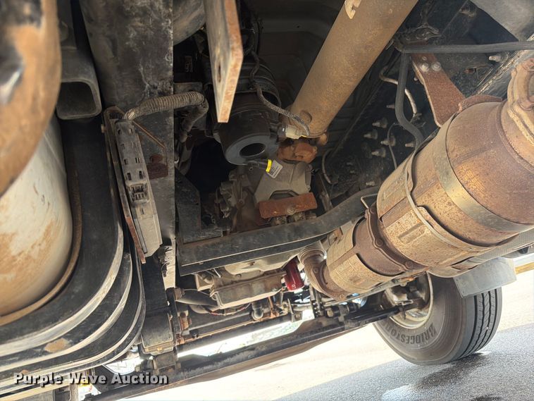 image for item FM7532 2016 Ford F750 flatbed truck