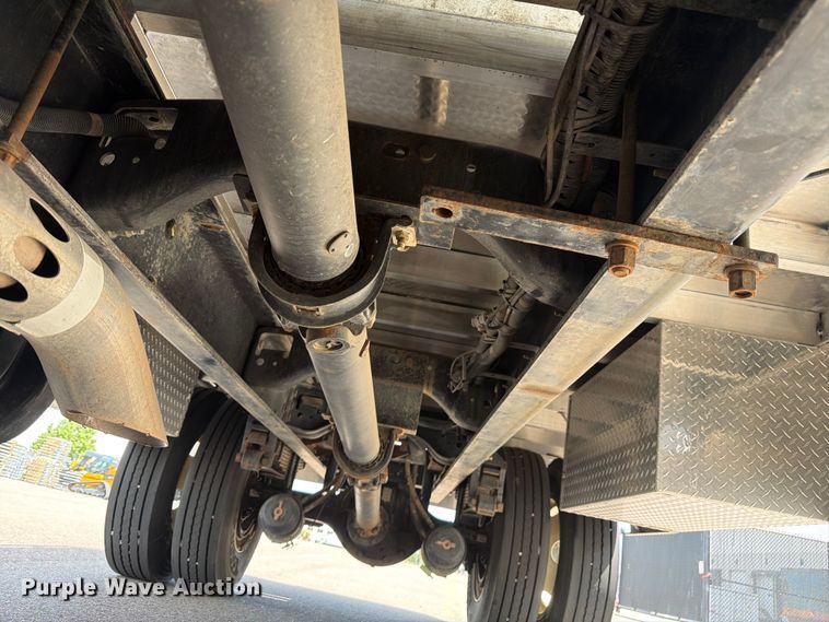 image for item FM7532 2016 Ford F750 flatbed truck