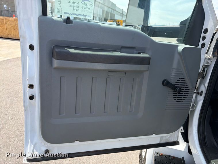 image for item FM7532 2016 Ford F750 flatbed truck