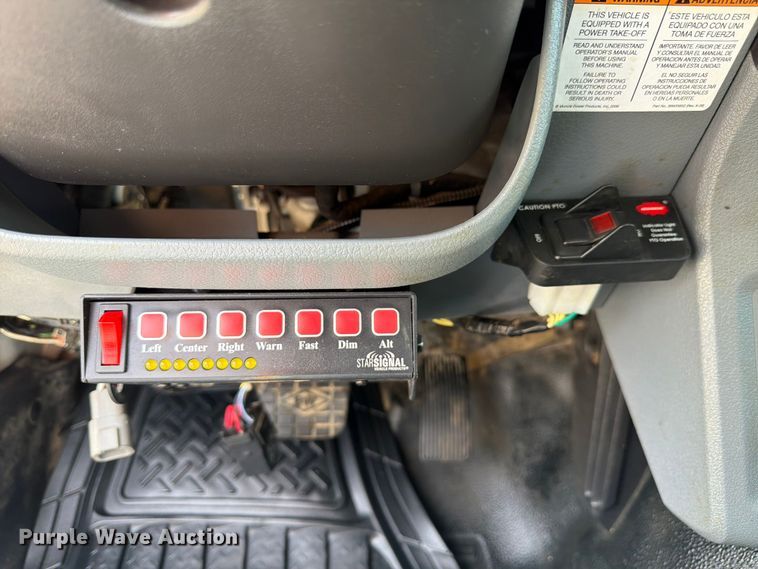 image for item FM7532 2016 Ford F750 flatbed truck
