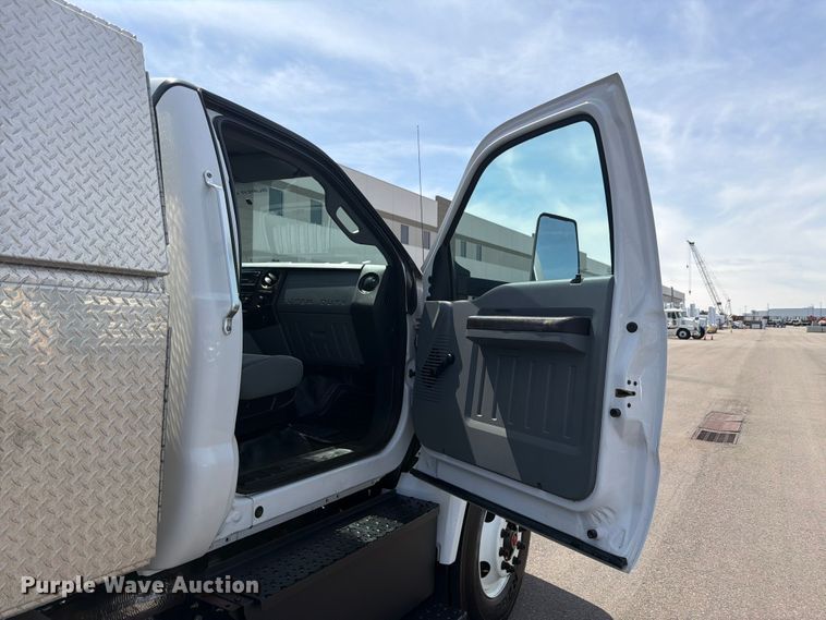 image for item FM7532 2016 Ford F750 flatbed truck