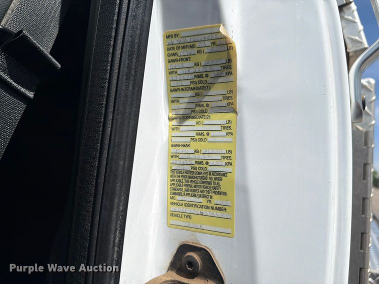 image for item FM7532 2016 Ford F750 flatbed truck