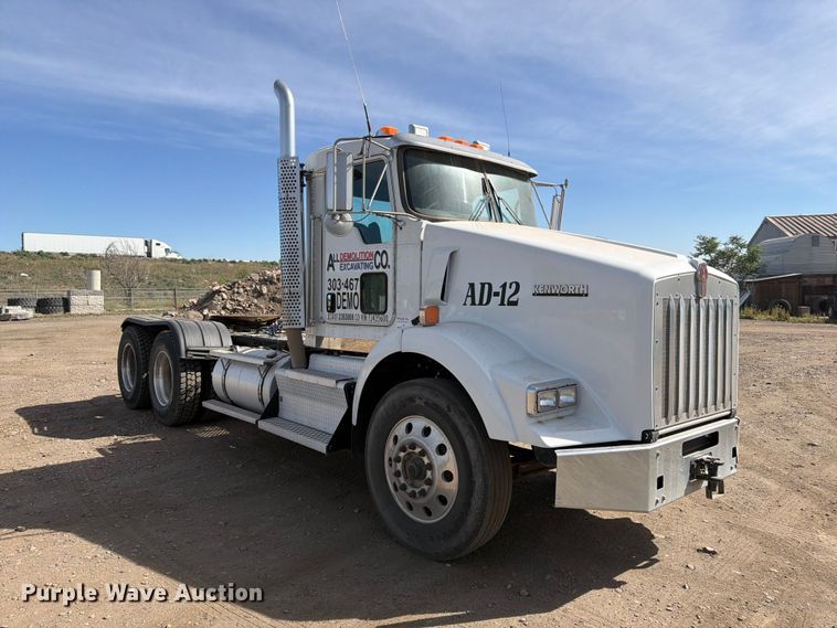 image for item FM7552 2015 Kenworth T800 semi truck