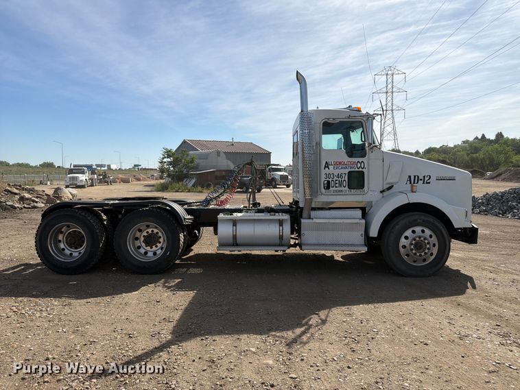 image for item FM7552 2015 Kenworth T800 semi truck