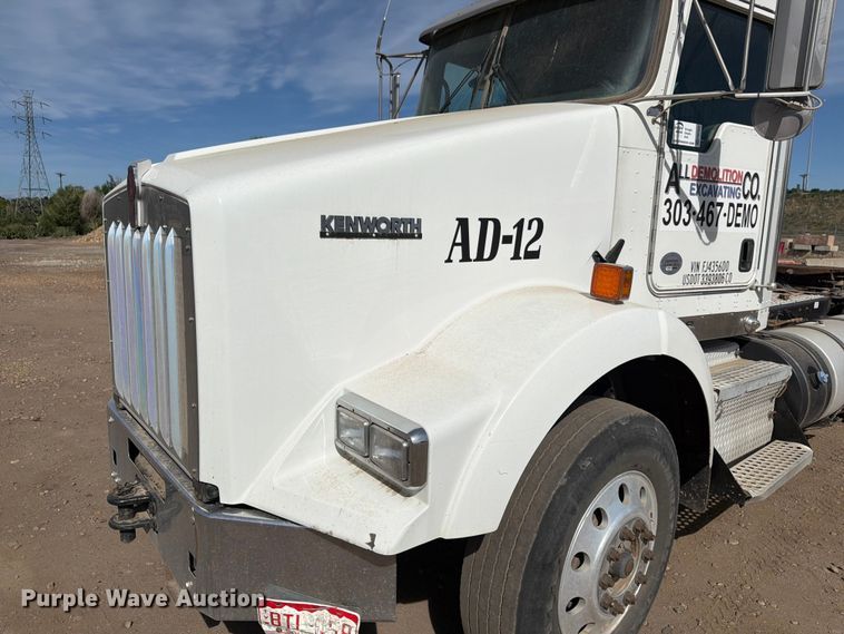 image for item FM7552 2015 Kenworth T800 semi truck