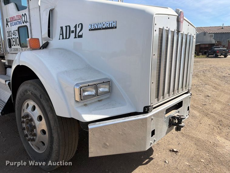 image for item FM7552 2015 Kenworth T800 semi truck