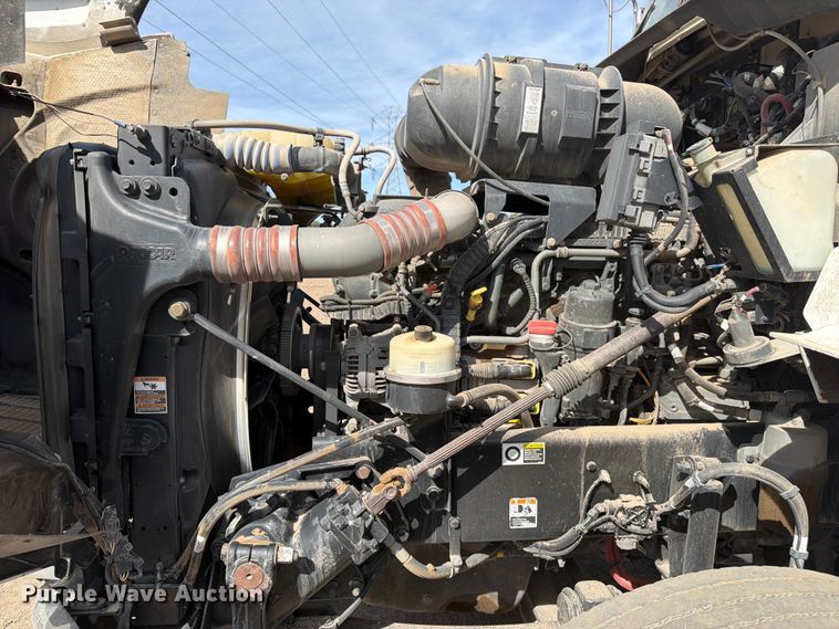 image for item FM7552 2015 Kenworth T800 semi truck
