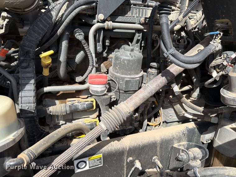 image for item FM7552 2015 Kenworth T800 semi truck