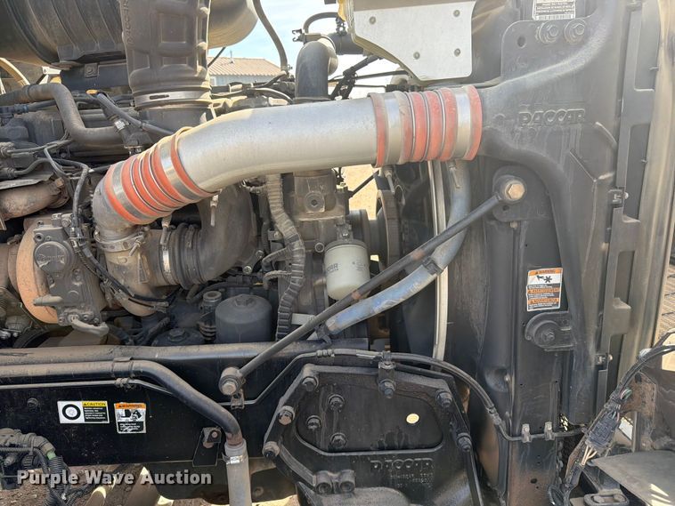 image for item FM7552 2015 Kenworth T800 semi truck