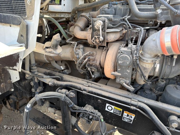 image for item FM7552 2015 Kenworth T800 semi truck