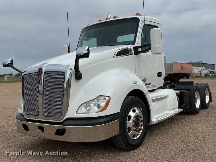 image for item MX9253 2016 Kenworth T680 semi truck