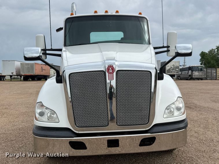 image for item MX9253 2016 Kenworth T680 semi truck