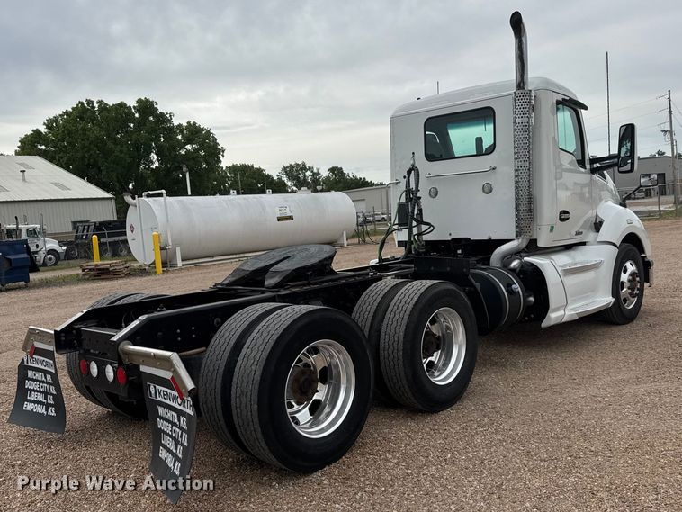 image for item MX9253 2016 Kenworth T680 semi truck