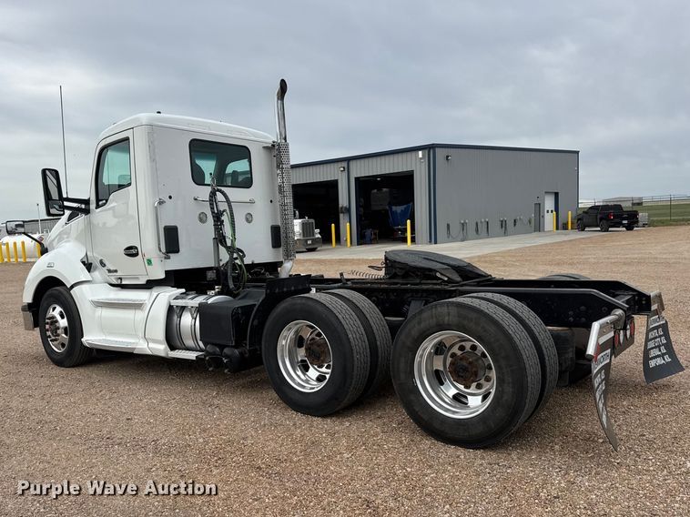 image for item MX9253 2016 Kenworth T680 semi truck