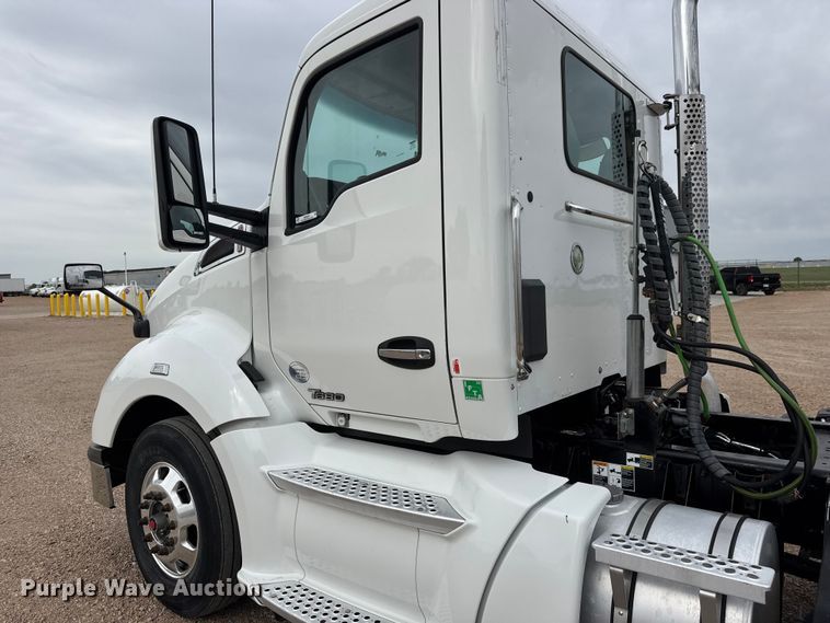 image for item MX9253 2016 Kenworth T680 semi truck