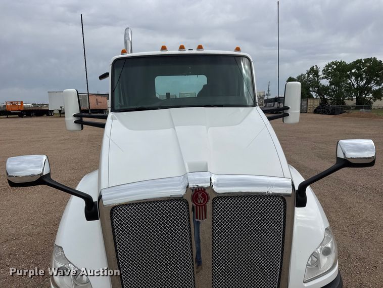 image for item MX9253 2016 Kenworth T680 semi truck