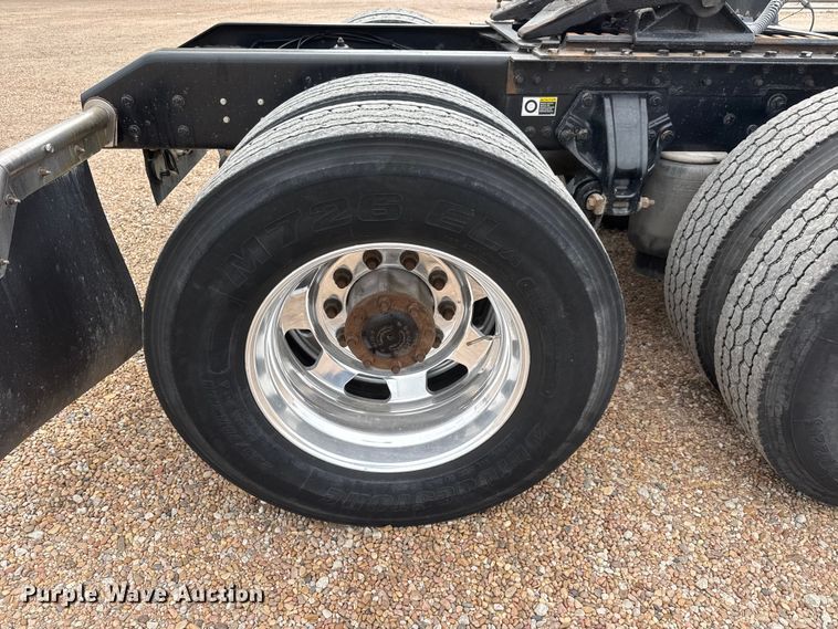image for item MX9253 2016 Kenworth T680 semi truck