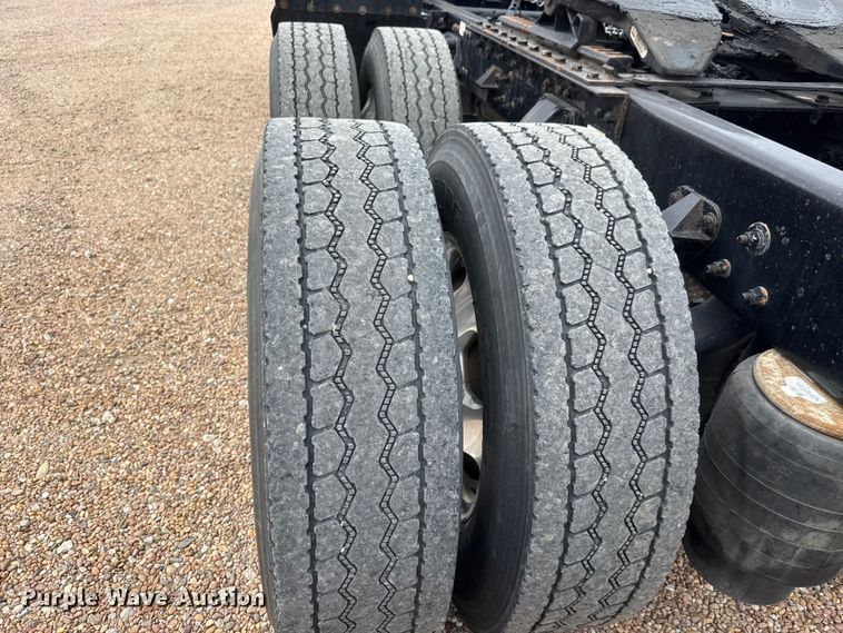 image for item MX9253 2016 Kenworth T680 semi truck