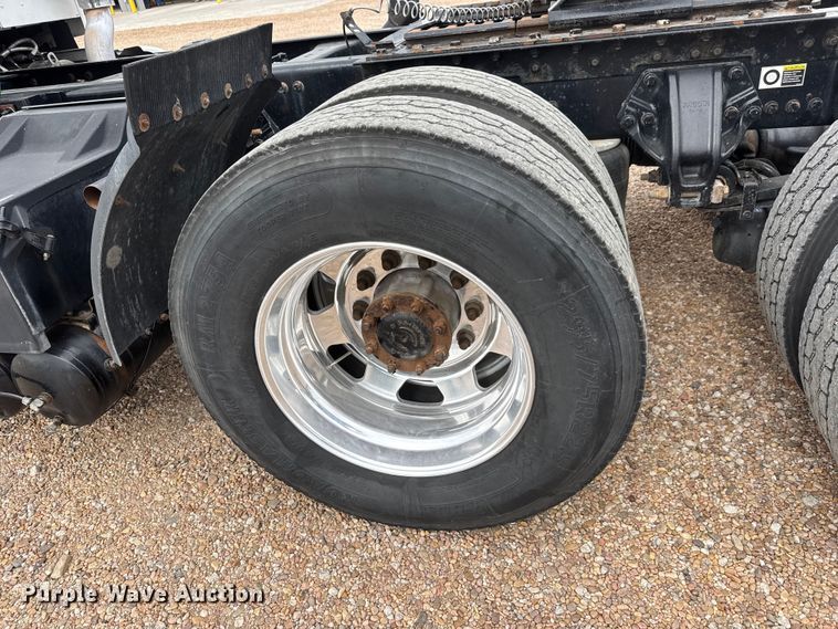 image for item MX9253 2016 Kenworth T680 semi truck
