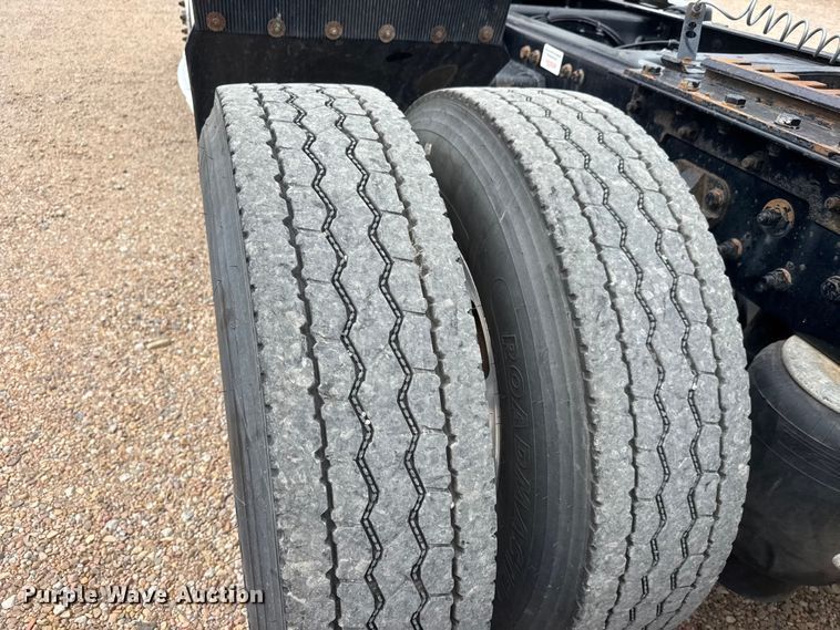image for item MX9253 2016 Kenworth T680 semi truck
