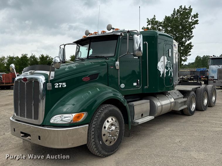 image for item ND9500 2012 Peterbilt 386 semi truck