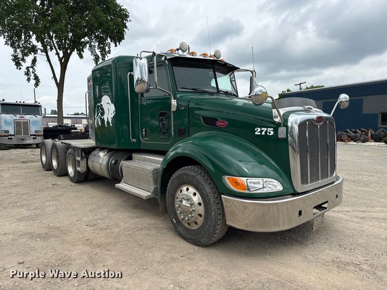 image for item ND9500 2012 Peterbilt 386 semi truck