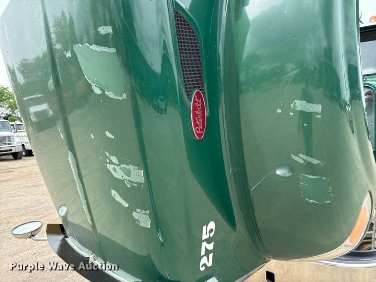 image for item ND9500 2012 Peterbilt 386 semi truck
