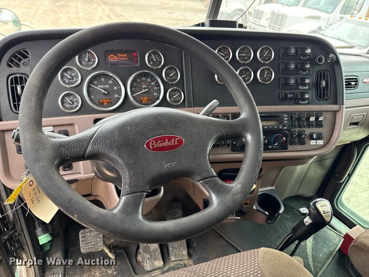 image for item ND9500 2012 Peterbilt 386 semi truck