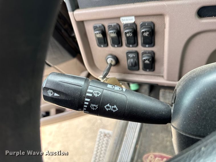 image for item ND9500 2012 Peterbilt 386 semi truck