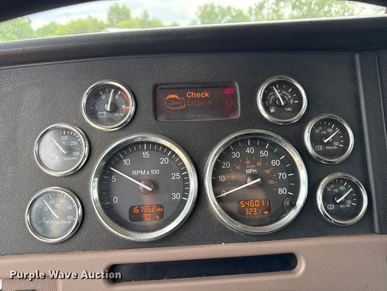 image for item ND9500 2012 Peterbilt 386 semi truck