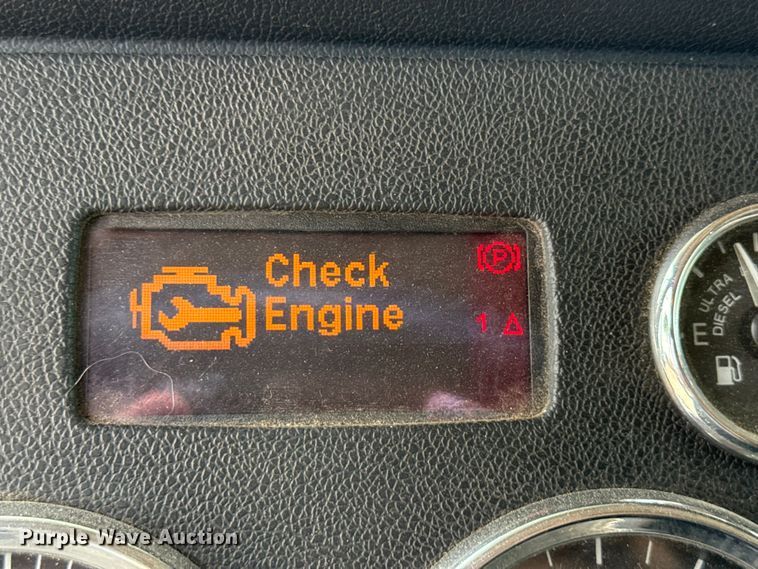 image for item ND9500 2012 Peterbilt 386 semi truck