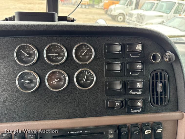 image for item ND9500 2012 Peterbilt 386 semi truck