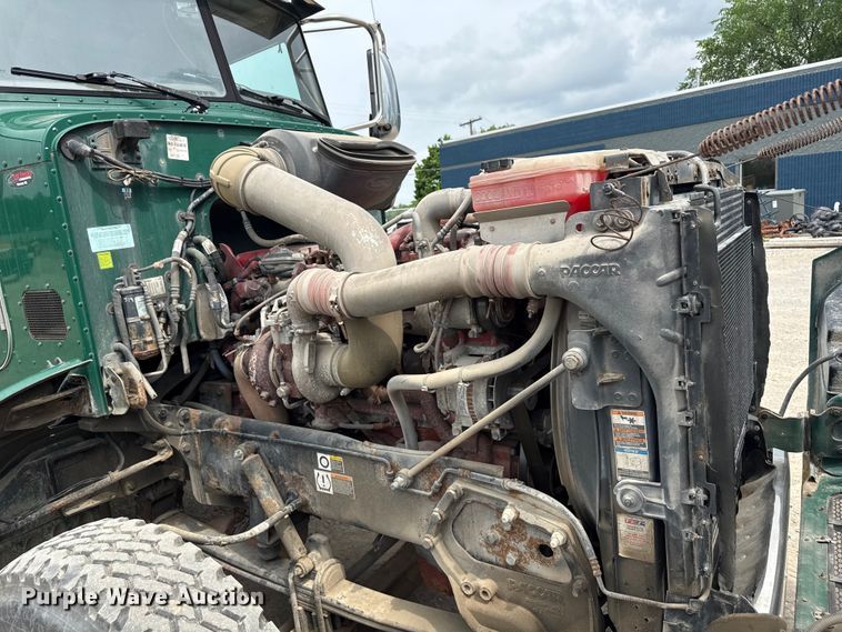 image for item ND9500 2012 Peterbilt 386 semi truck