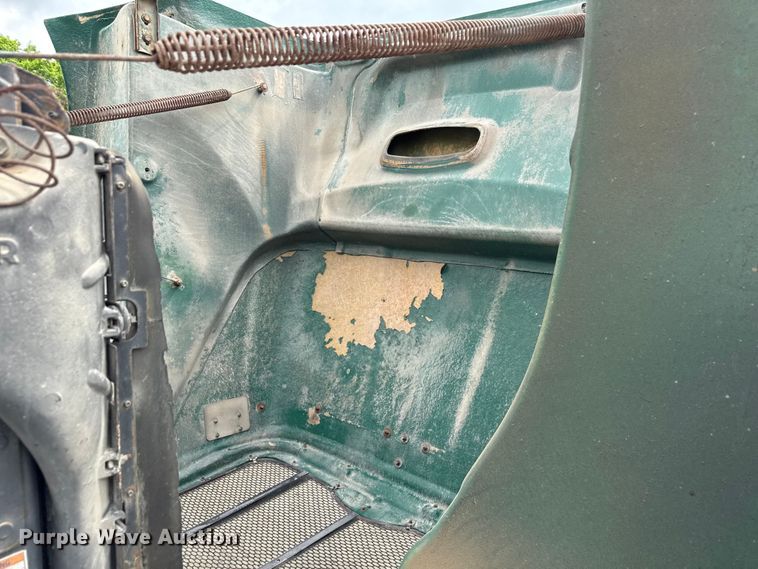 image for item ND9500 2012 Peterbilt 386 semi truck
