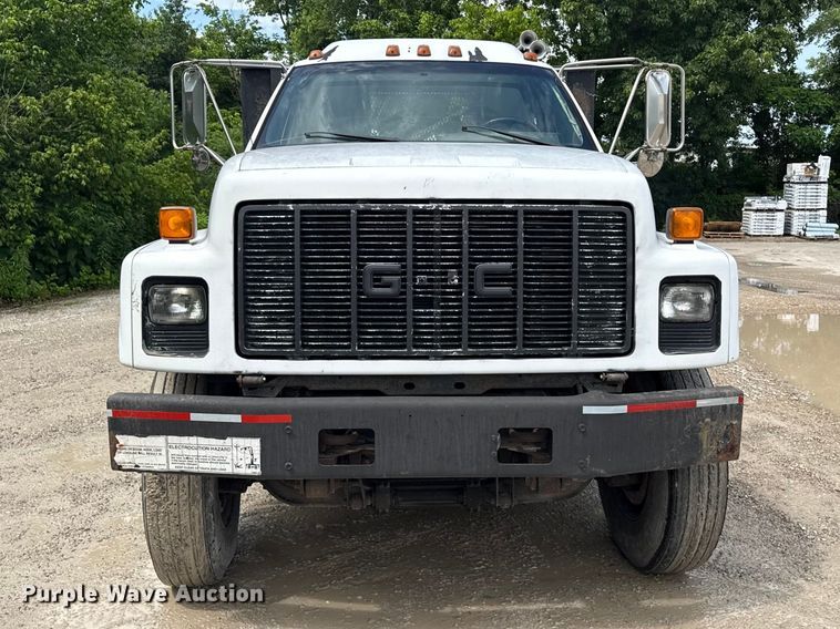 image for item ND9530 2001 GMC C7500 crane truck