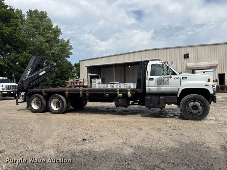 image for item ND9530 2001 GMC C7500 crane truck